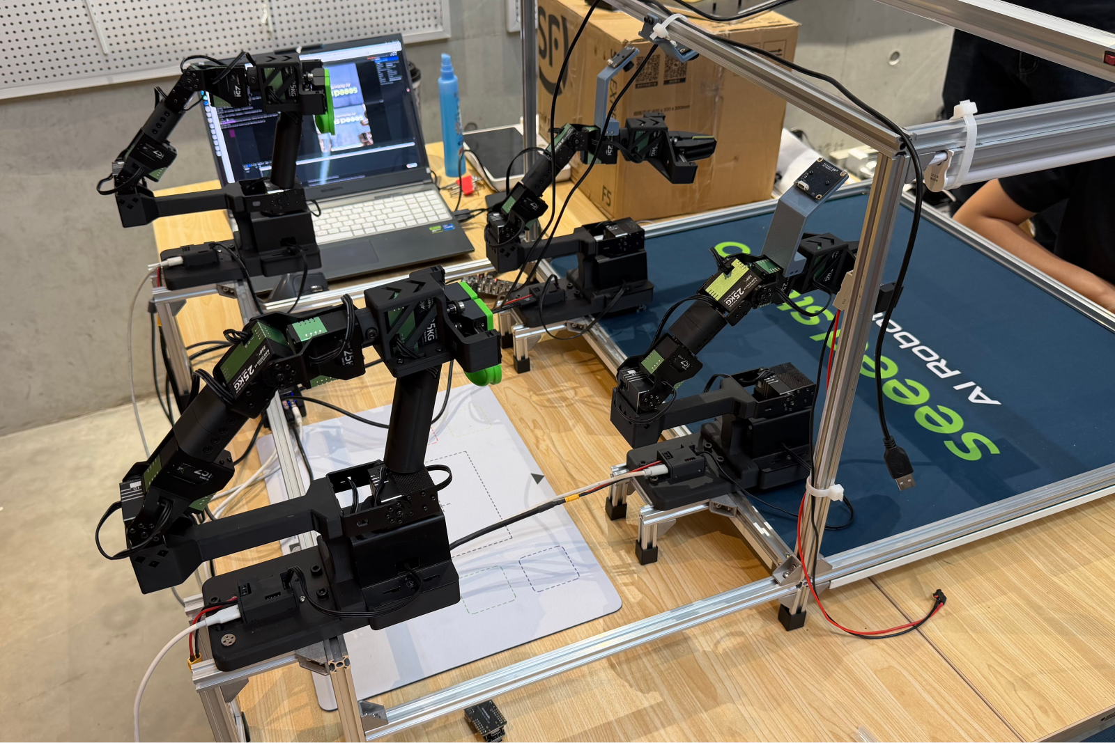 Fashionstar机械臂高精度表现闪耀具身智能黑客松